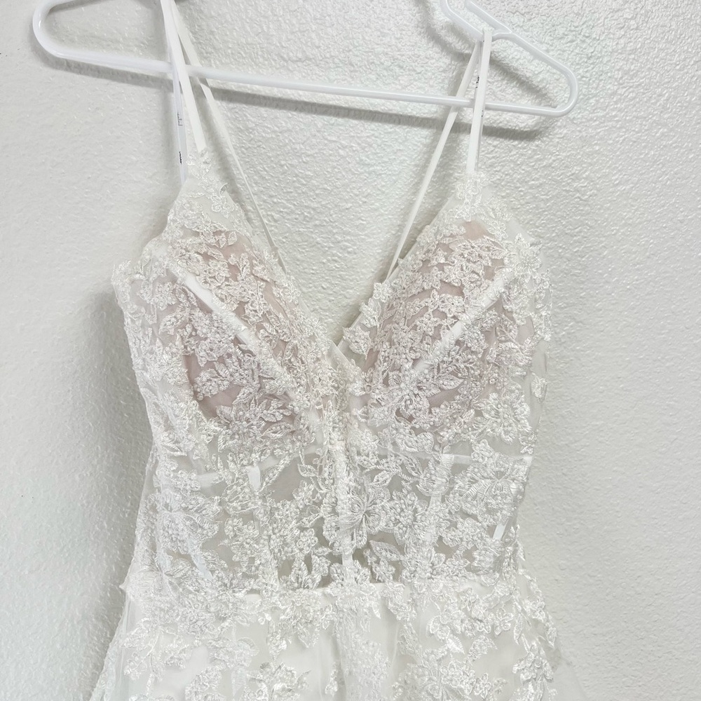 Lulus Luxury White Sheer Tulle Embroidered Beaded Bridal Gown Size Large NWT - Picture 8 of 17